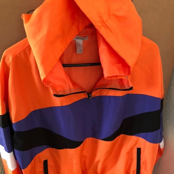 Active Windbreaker - Picture 2 of 4